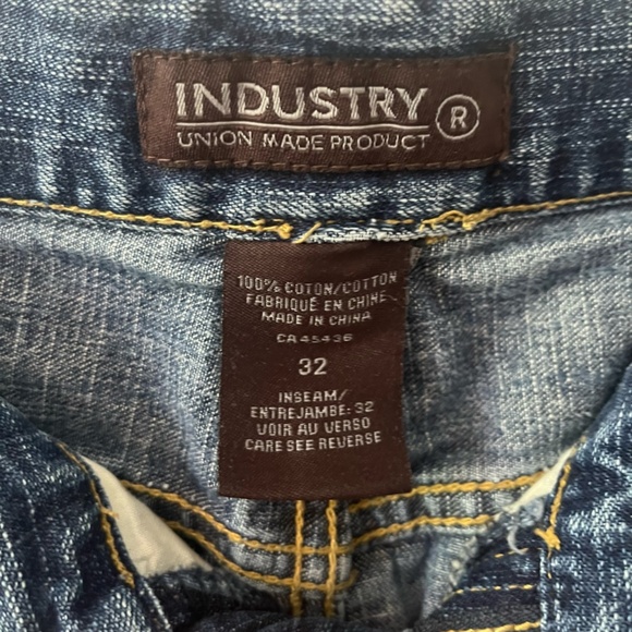 Semi-light washed blue slightly distressed jeans - Picture 3 of 7